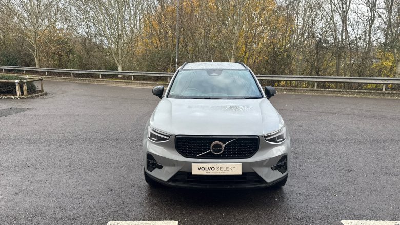 Volvo XC40 2.0 B4P Plus Dark 5dr Auto Petrol Estate